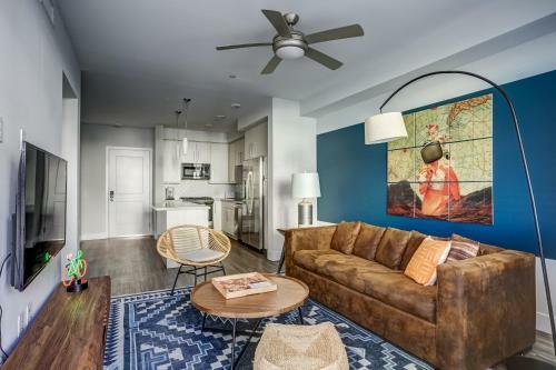 Wanderjaunt - Carmel Valley Apartments