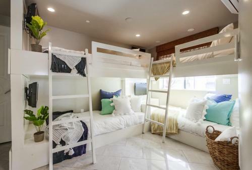 2 Combined Ocean Front Units! Exclusive Patio, Bbq, Fire Pit