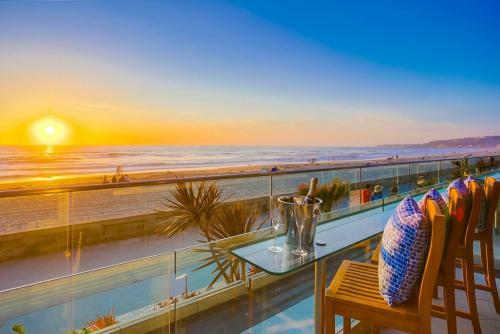 2 Combined Ocean Front Units! Exclusive Patio, Bbq, Fire Pit