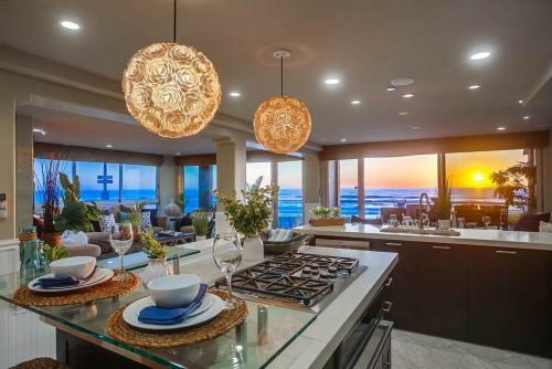 2 Combined Ocean Front Units! Exclusive Patio, Bbq, Fire Pit