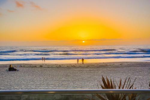 2 Combined Ocean Front Units! Exclusive Patio, Bbq, Fire Pit