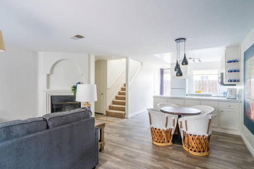 Wanderjaunt - Pacific Beach Townhomes
