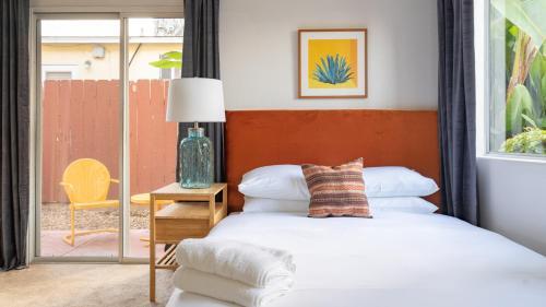 Wanderjaunt - Pacific Beach Townhomes