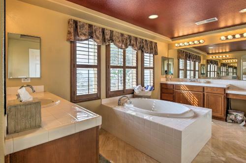 Spacious San Diego Home With Pool, Spa And Ocean Views!