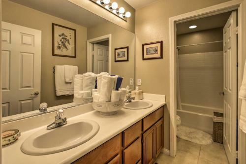 Spacious San Diego Home With Pool, Spa And Ocean Views!