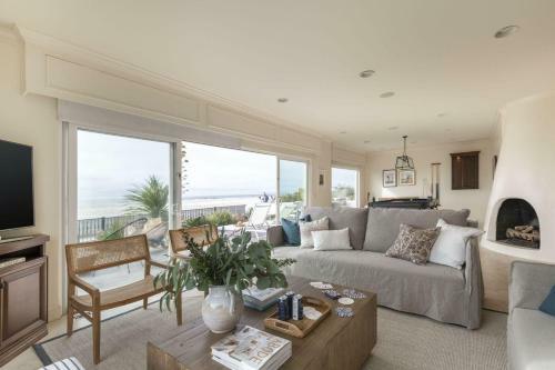 Shoreline - Spectacular Beachfront Abode W Fire Pit, Spa & Pool Table
