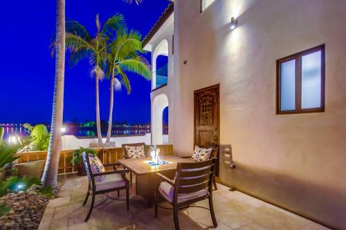 Exclusive 1,000sf Ground Level Waterfront Patio, AC
