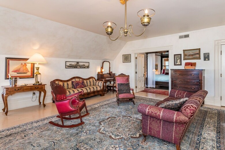 Chateau Tivoli Bed And Breakfast