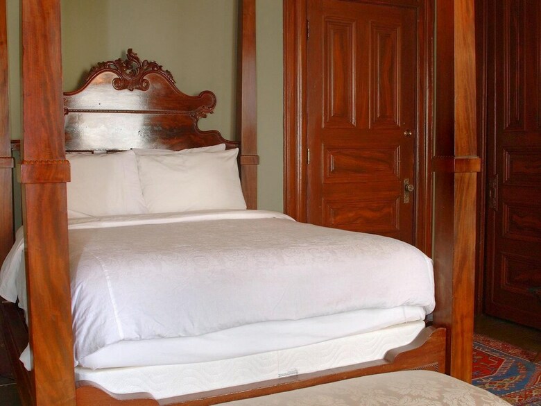 Chateau Tivoli Bed And Breakfast