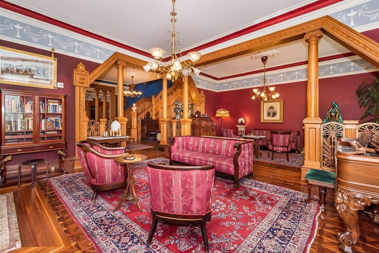Chateau Tivoli Bed And Breakfast