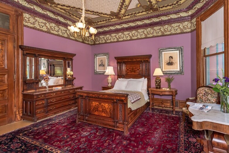 Chateau Tivoli Bed And Breakfast