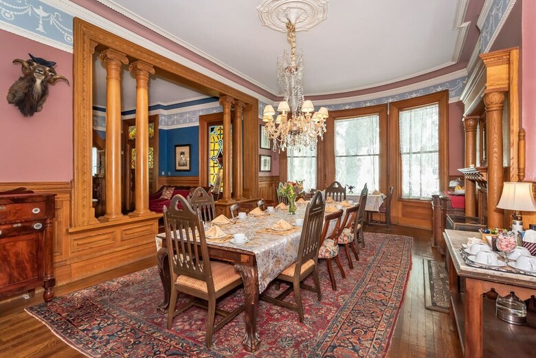 Chateau Tivoli Bed And Breakfast