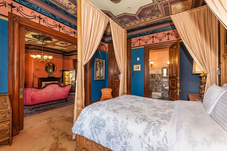 Chateau Tivoli Bed And Breakfast