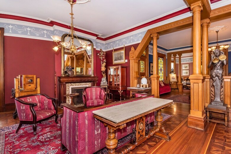 Chateau Tivoli Bed And Breakfast