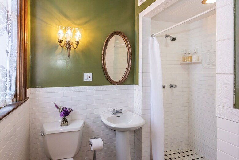 Chateau Tivoli Bed And Breakfast