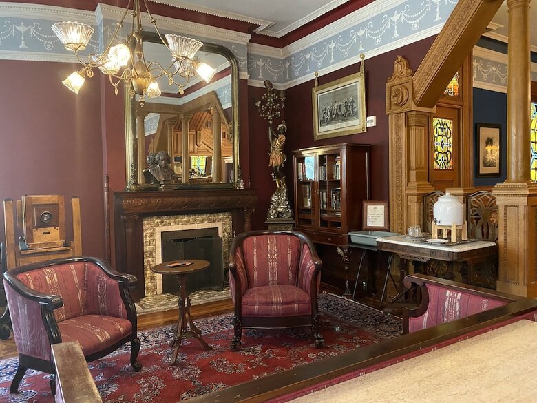 Chateau Tivoli Bed And Breakfast
