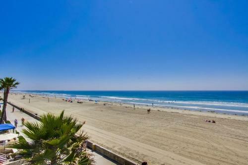 Full Floor Ocean Front Penthouse, Wrap Around Deck, AC