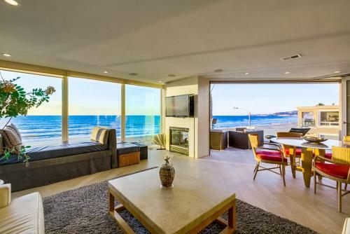 Full Floor Ocean Front Penthouse, Wrap Around Deck, AC