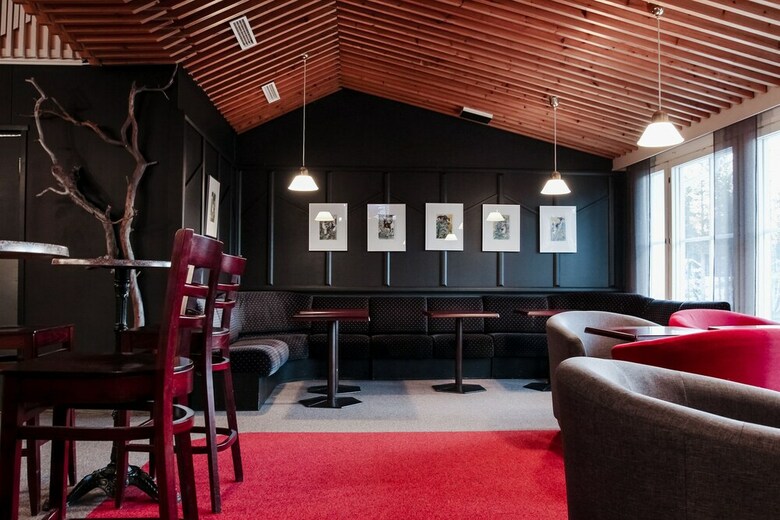 Hotel Yll�srinne