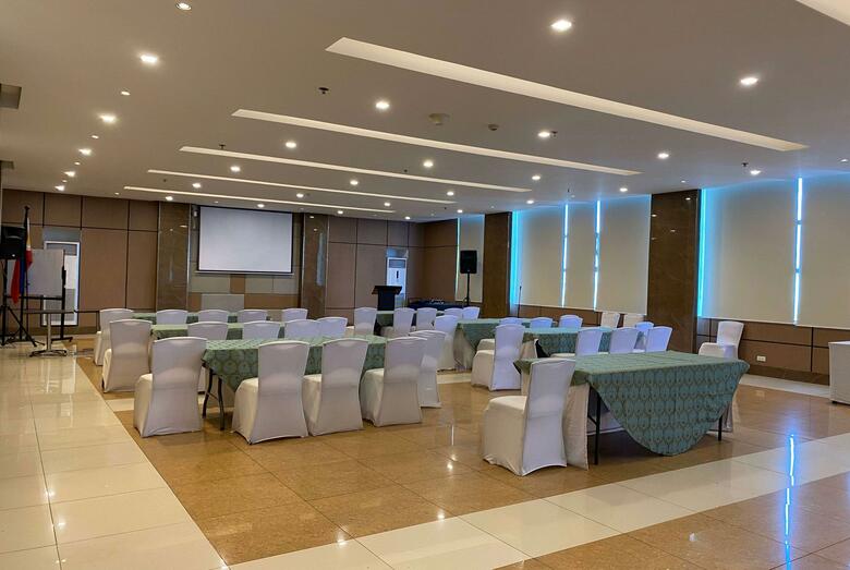 Days Hotel Iloilo