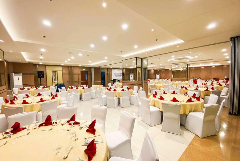 Days Hotel Iloilo