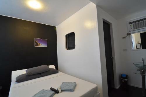 Island Nook Hotel