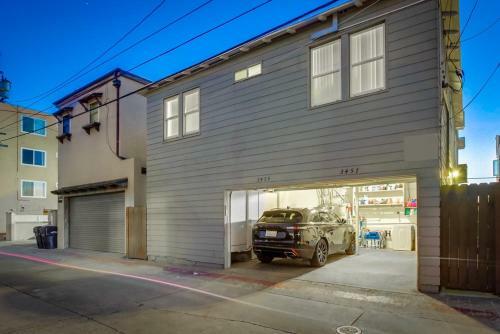 Premier Ocean Front, Entire 2nd Level, AC