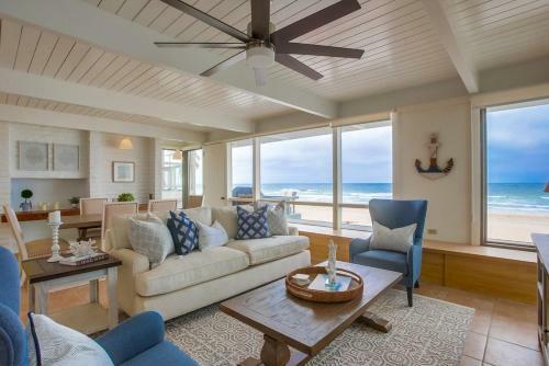 Premier Ocean Front, Entire 2nd Level, AC