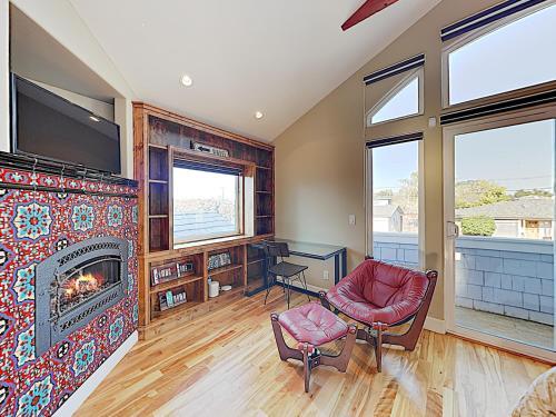 New Listing! ?surfer's Paradise? W/ Backyard Oasis Mature Home