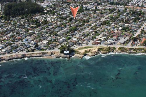 New Listing! Modern Beach House With Hot Tub Home