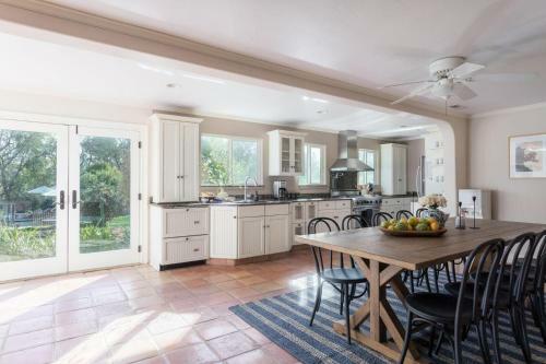 Mockingjay - Peaceful Ranch Home W Sauna, Spa & Pool