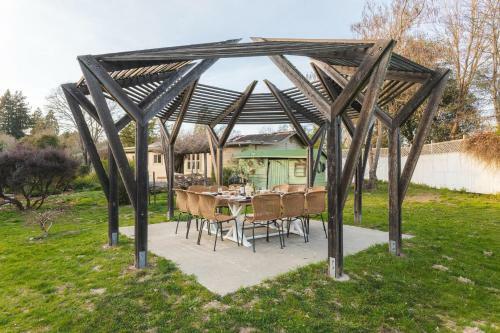 Mockingjay - Peaceful Ranch Home W Sauna, Spa & Pool