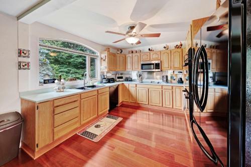 Redwoods On The River Retreat