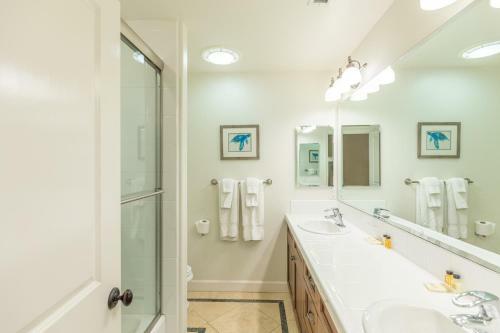 Custom Craftsman Home With Lagoon Pool & Spa Home