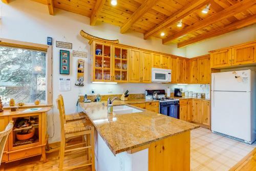 Serene Family Cabin