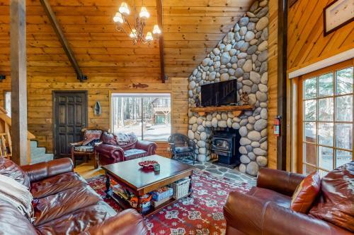 Hillside Creek Cabin
