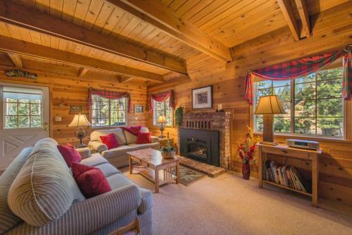 Alpenglow Lake House