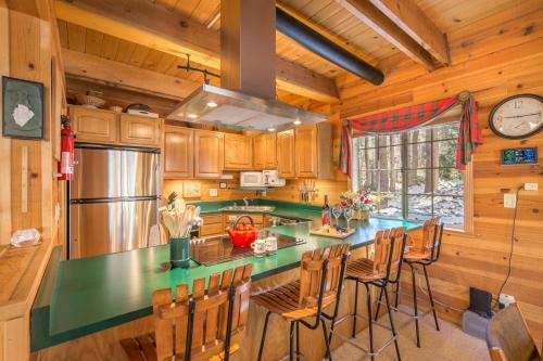 Alpenglow Lake House