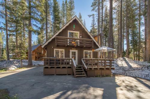 Alpenglow Lake House