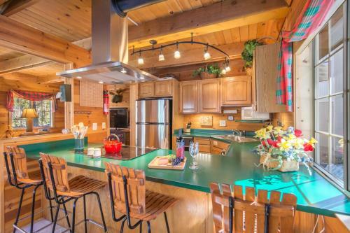 Alpenglow Lake House