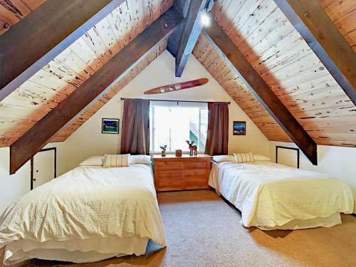2275 Silver Tip Ave Cabin
