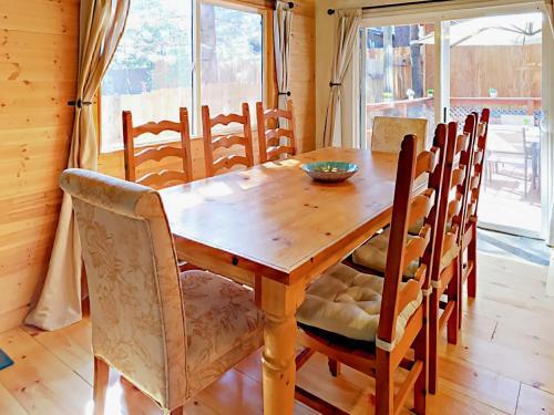 2275 Silver Tip Ave Cabin