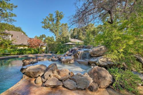 Sonora Home On 10 Resort Acres With Shared Pool!