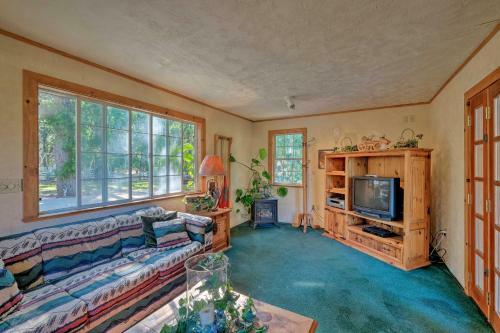 Sonora Home On 10 Resort Acres With Shared Pool!