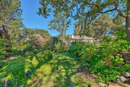 Sonora Home On 10 Resort Acres With Shared Pool!