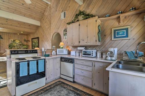 Sonora Home On 10 Resort Acres With Shared Pool!