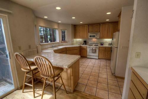 Blue Spruce By Lake Tahoe Accommodations