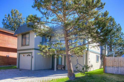 Evergreen Escape By Lake Tahoe Accommodations