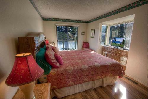 Evergreen Escape By Lake Tahoe Accommodations