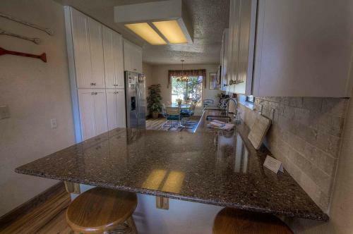 Evergreen Escape By Lake Tahoe Accommodations